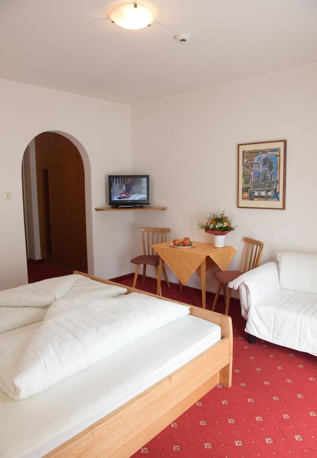 Hotel Pension Schweitzer Silandro Extérieur photo
