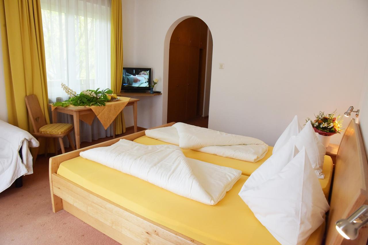Hotel Pension Schweitzer Silandro Extérieur photo