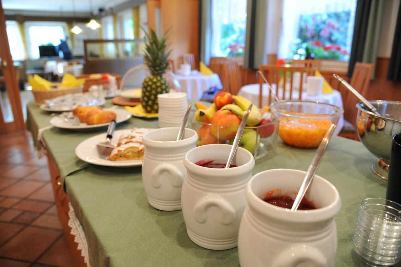 Hotel Pension Schweitzer Silandro Extérieur photo
