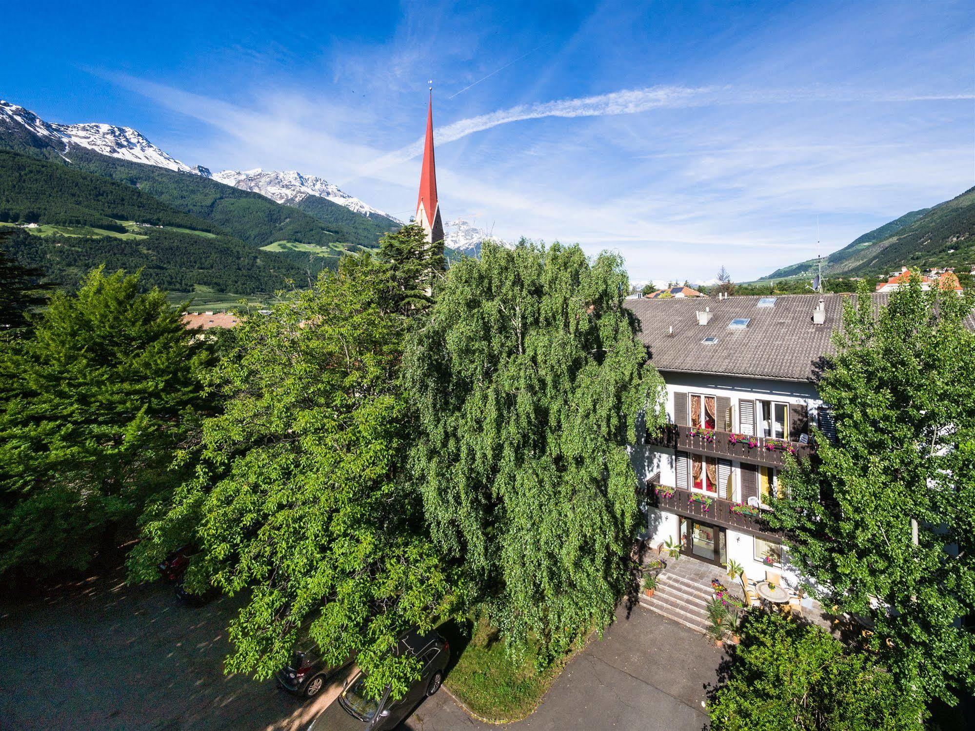Hotel Pension Schweitzer Silandro Extérieur photo